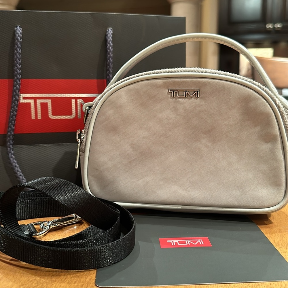 Authentic TUMI Voyageur June Crossbody! Beautiful and new condition!